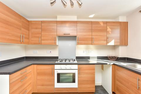 Abelyn Avenue, Sittingbourne, Kent 2 bed apartment for sale