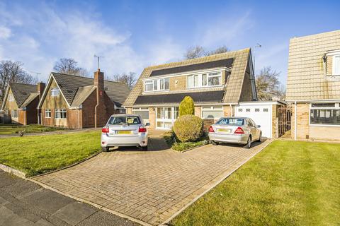 Cricklade Road, Stratton, Swindon, SN2 3 bed detached house for sale