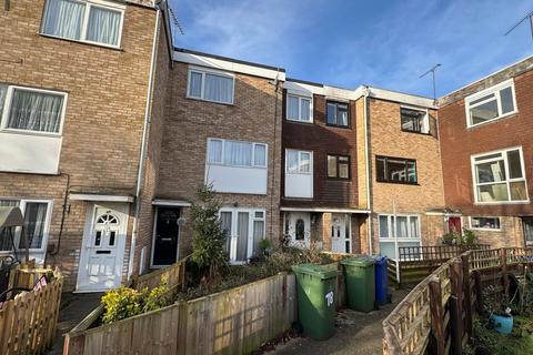 2 bedroom maisonette for sale
