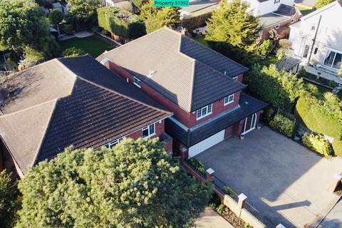 Eastern Road, Rayleigh, SS6 5 bed detached house for sale