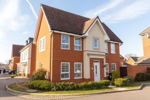 Bedivere Road, Crawley RH11 3 bed link detached house for sale