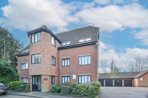 Sawyers Hall Lane, Brentwood 2 bed apartment for sale