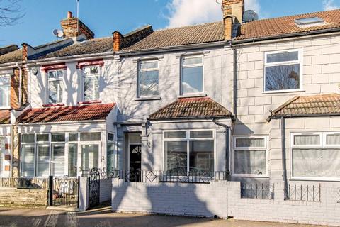 Pulleyns Avenue, London E6 2 bed house for sale
