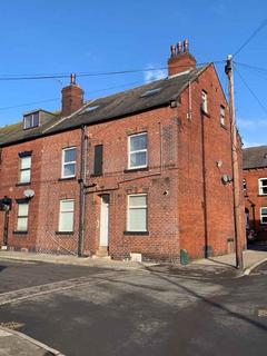 Cedar Terrace, Leeds 3 bed terraced house for sale