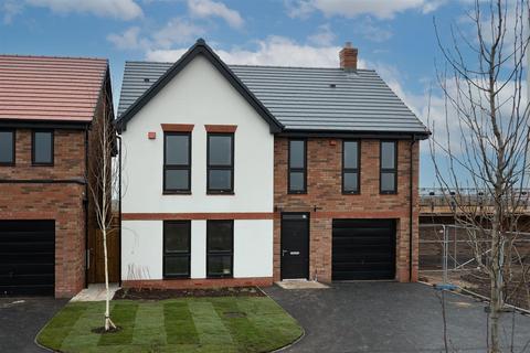 No. 249  Sherbourne, Radcliffe on... 5 bed detached house for sale