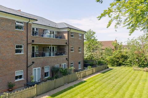 Redcliffe Place, Tunbridge Wells, TN2 3 bed ground floor flat for sale