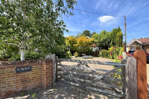 Mill Lane, Romsey, Hampshire, SO51 3 bed bungalow for sale