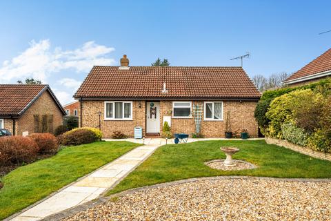 Broom Close, Calcot, Reading 2 bed bungalow for sale