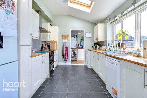 Hale Road, Ashill 4 bed semi