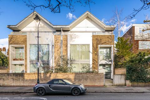 5 bedroom semi-detached house for sale