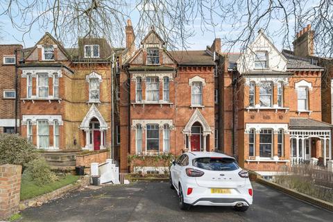 Christchurch Road, Brixton, London, SW2 3 bed flat for sale