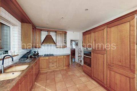 Allington Road, NW4 7 bed house for sale