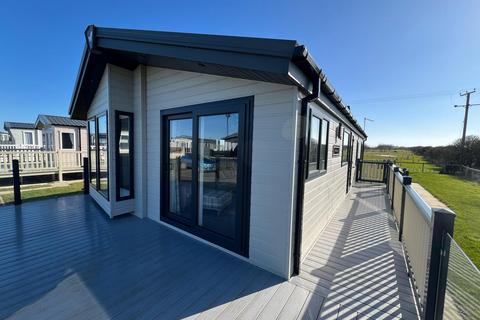Longbeach Leisure Park, Hornsea HU18 2 bed park home for sale