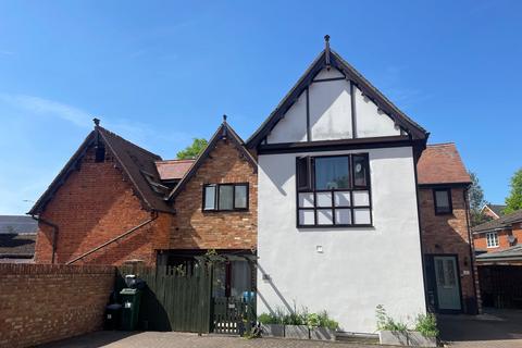 Courthouse Mews, Newport Pagnell 2 bed apartment for sale
