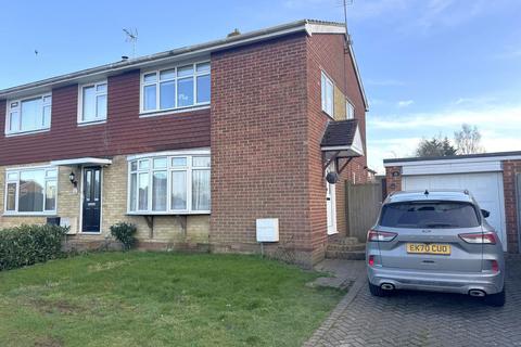 Bathurst Road, Staplehurst... 3 bed semi