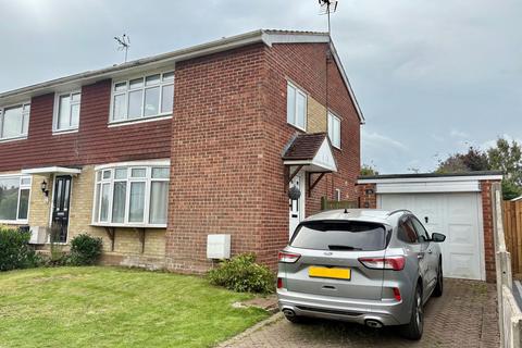Bathurst Road, Staplehurst... 3 bed semi