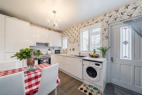 New Close, London SW19 3 bed terraced house for sale