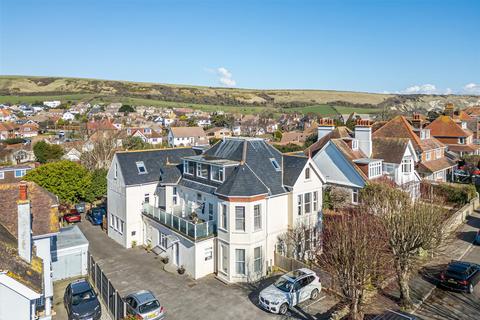 Victoria Road, Swanage 2 bed apartment for sale
