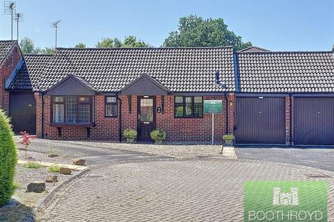 Jacox Crescent, Kenilworth 2 bed detached bungalow for sale