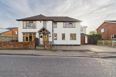 Ivy House, Clows Top, DY14 9HW 5 bed detached house for sale
