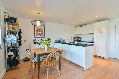 Rothsay Street, London Bridge... 2 bed flat for sale