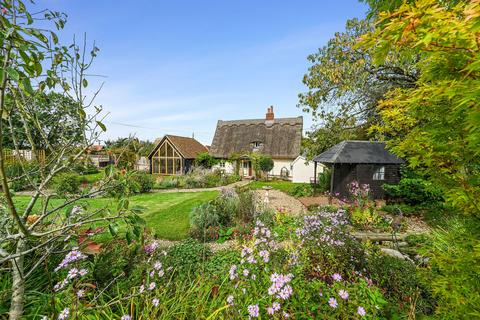 Colchester Road, Bures CO8 3 bed cottage for sale