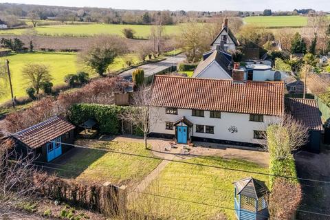 Bressingham 4 bed detached house for sale