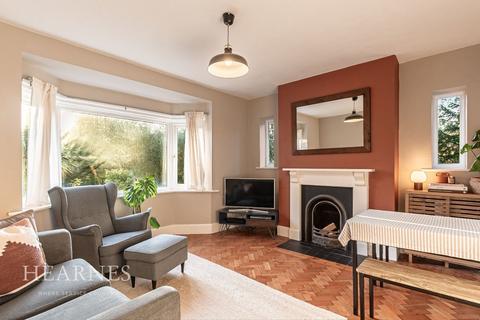 Bodorgan Road, Meyrick Park... 2 bed apartment for sale
