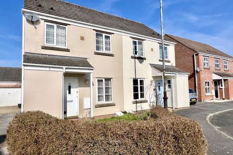 St Margarets Close, Calne SN11 3 bed semi