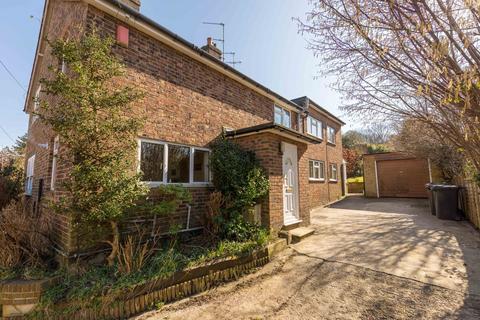 Highgate Road, Forest Row RH18 3 bed semi