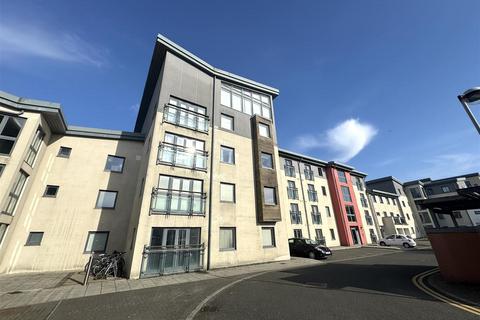 St. Catherines Court, Marina Swansea 2 bed apartment for sale