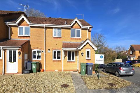 Collen Close, Chippenham 3 bed end of terrace house for sale