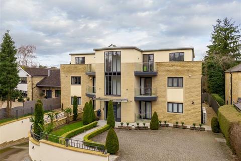 Harrogate Road, Leeds LS17 3 bed apartment for sale