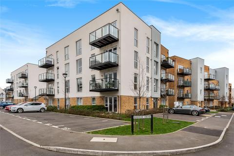 Hawker Drive, Addlestone KT15 2 bed flat for sale