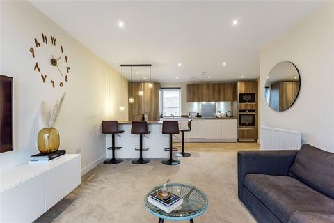 Hawker Drive, Addlestone KT15 2 bed flat for sale