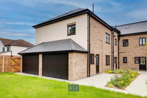 Freya Lodge, Loughton IG10 1 bed apartment for sale