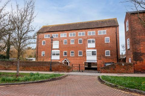 West Street, Faversham, ME13 2 bed apartment for sale