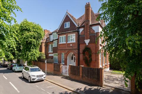 7 bedroom semi-detached house for sale