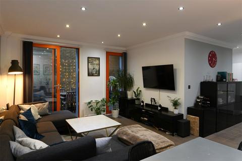 Boulcott Street, London, E1 3 bed apartment for sale