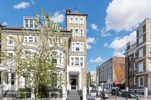 Redcliffe Gardens, Chelsea, London 2 bed flat for sale