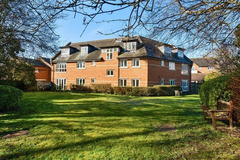 Newton Lane, Romsey, Hampshire, SO51 2 bed flat for sale