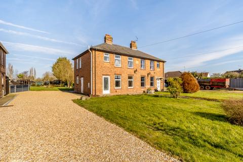 Churchgate, Gedney, Spalding... 3 bed semi