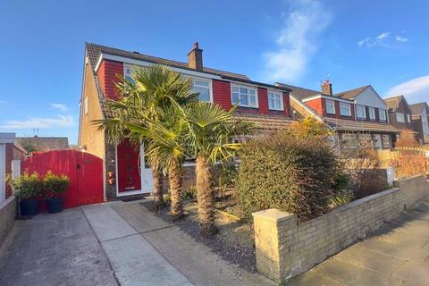 Boarshaw Crescent, Middleton... 3 bed semi