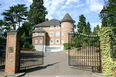 Agincourt, Cheapside Road, Ascot... 2 bed apartment for sale