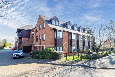 The Crescent, Abbots Langley, WD5 1 bed ground floor flat for sale