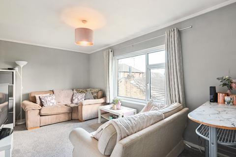 Lindsey Avenue, Acomb, York, YO26 2 bed flat for sale
