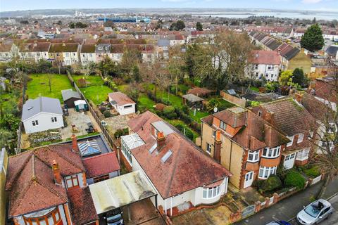 Third Avenue, Gillingham, Kent, ME7 4 bed bungalow for sale
