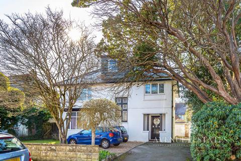 St. Albans Avenue, Bournemouth BH8 2 bed apartment for sale