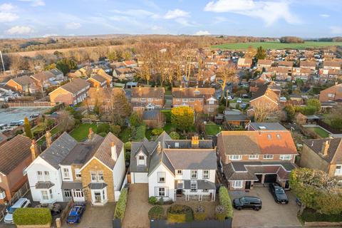 Wrotham Rd, Gravesend DA13 5 bed detached house for sale