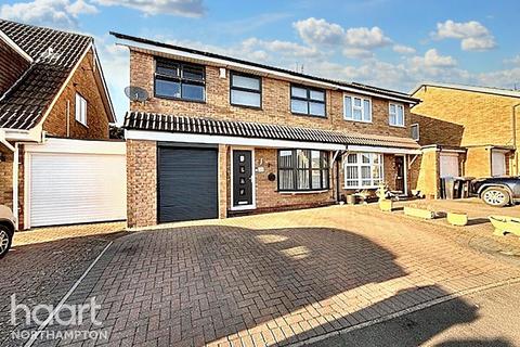 Obelisk Rise, Northampton 4 bed semi